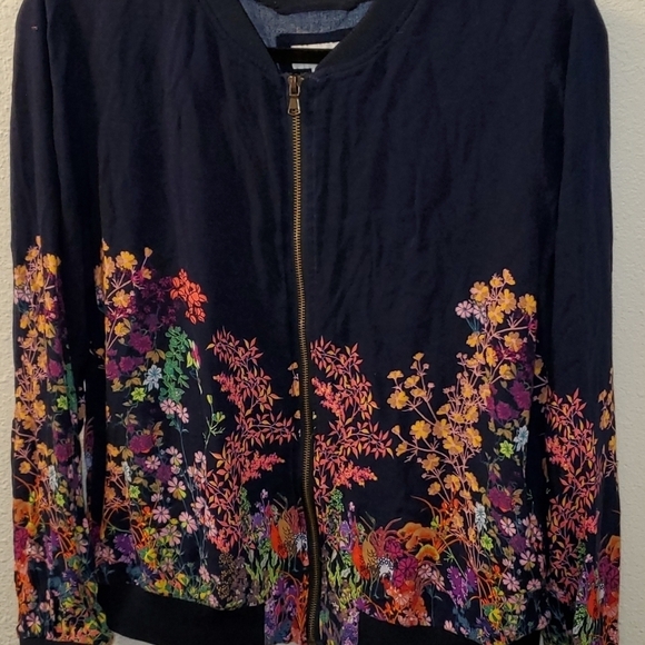 Merona beautiful floral lightweight zip front top size large - Picture 2 of 6